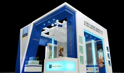 36平米展臺設(shè)計制作：三面開口/現(xiàn)代/木質(zhì)結(jié)構(gòu)/白色，為綜合展展商而作（免費使用）
