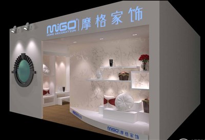 25平米展臺(tái)設(shè)計(jì)制作：一面開口/現(xiàn)代/型材結(jié)構(gòu)/白色，為家具展展商而作（免費(fèi)使用）